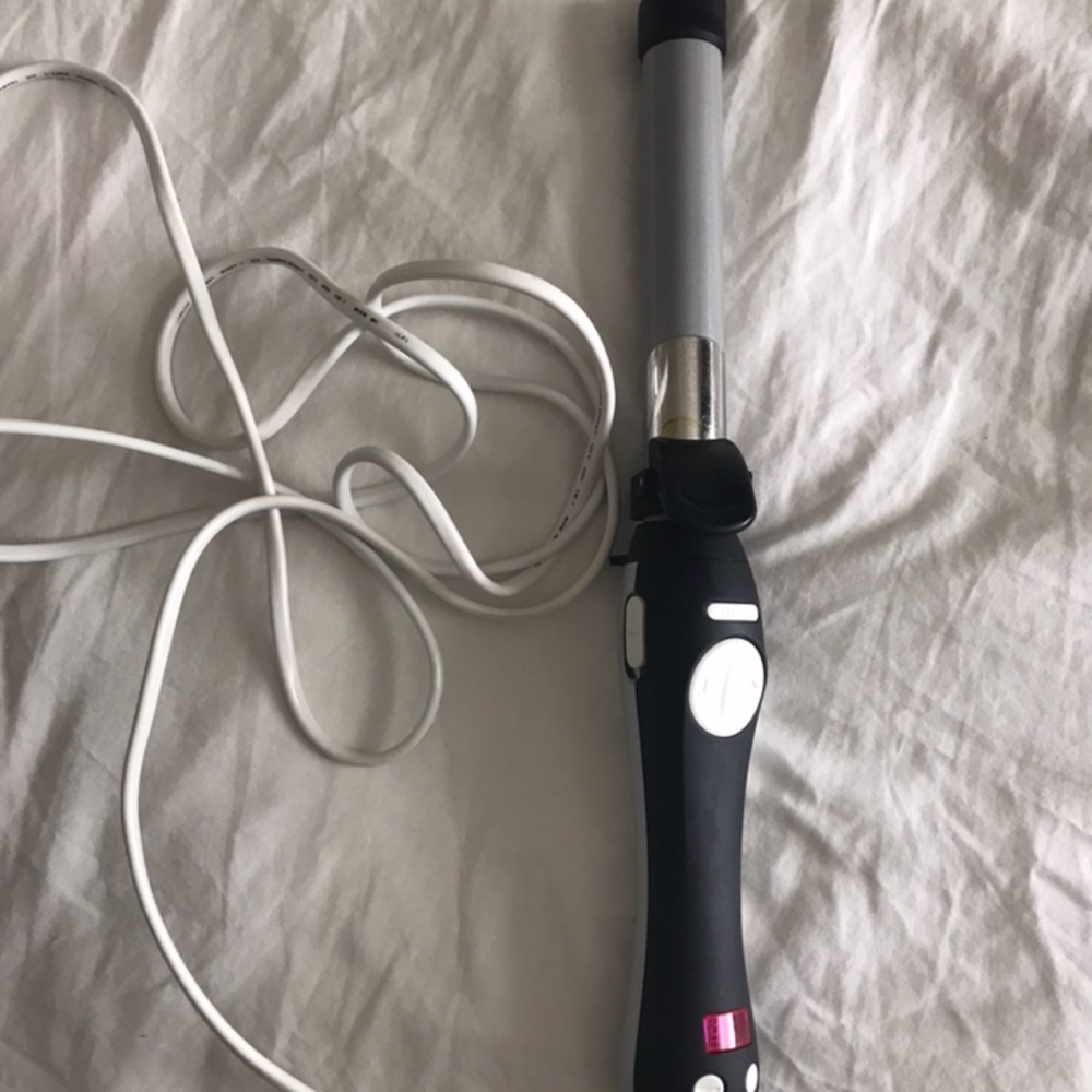 Beachwaver curling iron